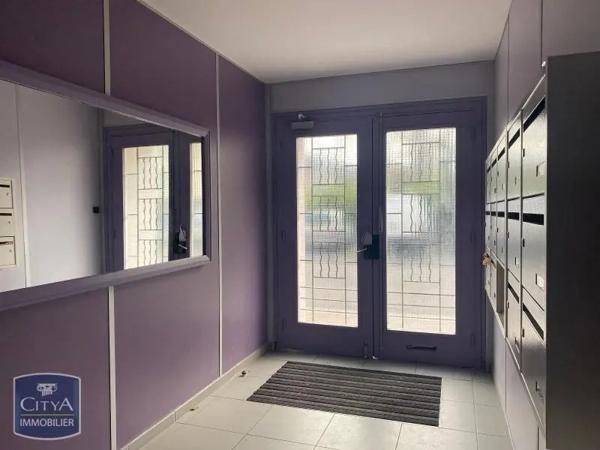 Appartement à louer 3 pièces 131.78m²