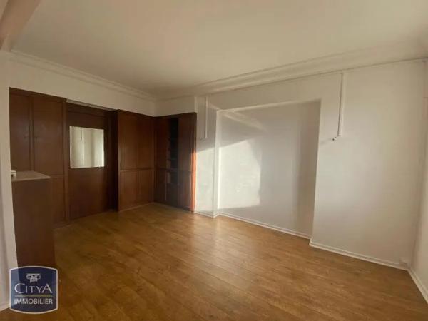 Appartement à louer 3 pièces 131.78m²