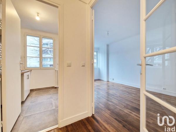 Appartement 3 pièces de 58 m² à Paris (75020)