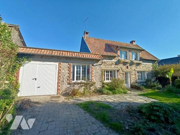 NOUVEAUTE TRENTE CINQ NOTAIRES - A proximité des commerces et commodités - cette maison de cara...