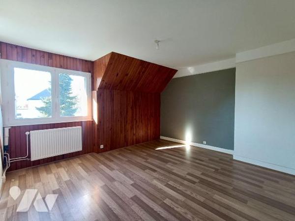 NOUVEAUTE TRENTE CINQ NOTAIRES - A proximité des commerces et commodités - cette maison de cara...