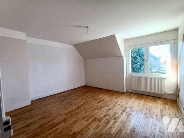 NOUVEAUTE TRENTE CINQ NOTAIRES - A proximité des commerces et commodités - cette maison de cara...