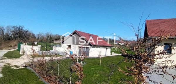 Bien rare sur le secteur, idéal pour projet familial ou professionnel avec grand terrain.