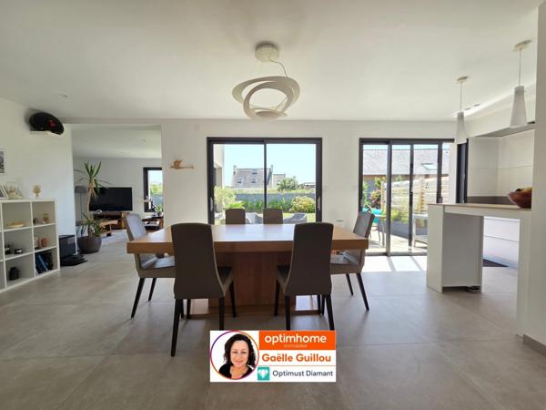 ROSCOFF : Contemporaine de 155m² - vie de plain pied - Proximité mer - Belle prestation