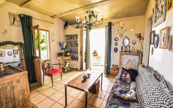 Maison à vendre    2 pièces •  Tavel