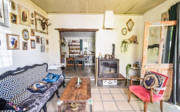 Maison à vendre    2 pièces •  Tavel