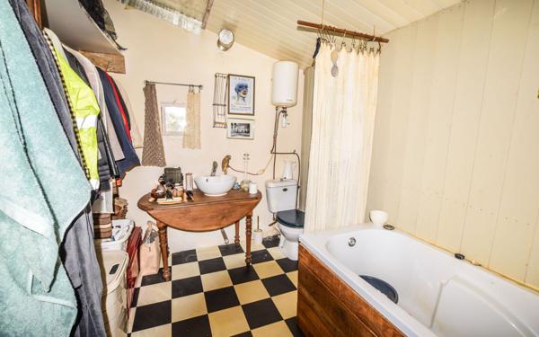 Maison à vendre    2 pièces •  Tavel