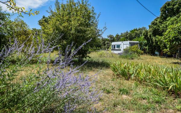 Maison à vendre    2 pièces •  Tavel