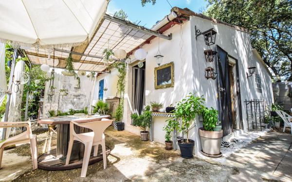 Maison à vendre    2 pièces •  Tavel