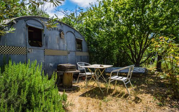 Maison à vendre    2 pièces •  Tavel