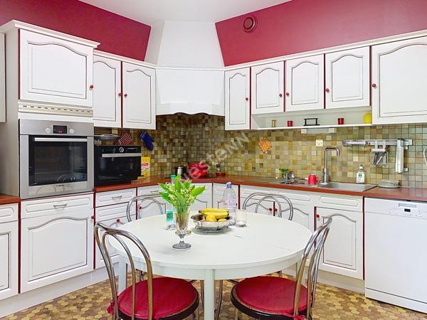 Maison familiale Avrillé 225 m² - Parc de la Haye - 6 chambres - grand jardin 1738 m² - sous-sol - garage