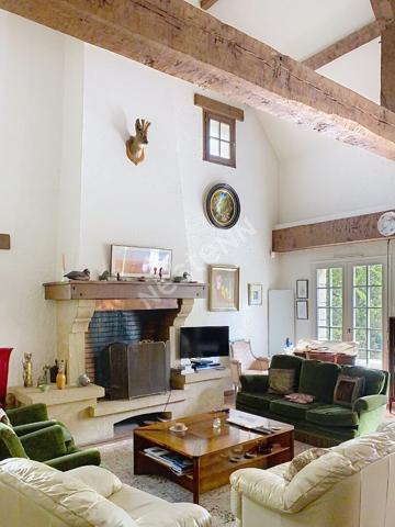 Maison familiale Avrillé 225 m² - Parc de la Haye - 6 chambres - grand jardin 1738 m² - sous-sol - garage