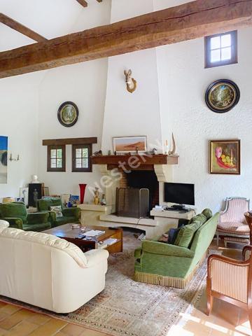 Maison familiale Avrillé 225 m² - Parc de la Haye - 6 chambres - grand jardin 1738 m² - sous-sol - garage