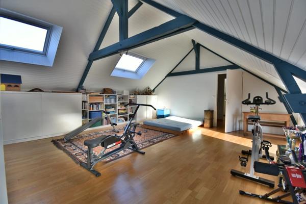 MAISON EN PIERRE 12 PIECES - 300 M²