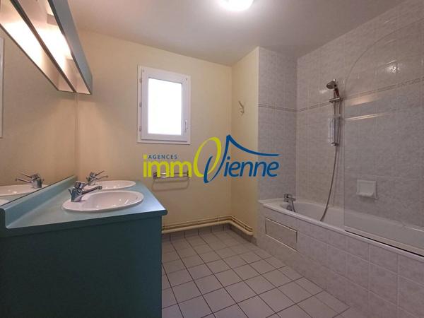Location Maison 5 pièces 133 m2 à Mazerolles