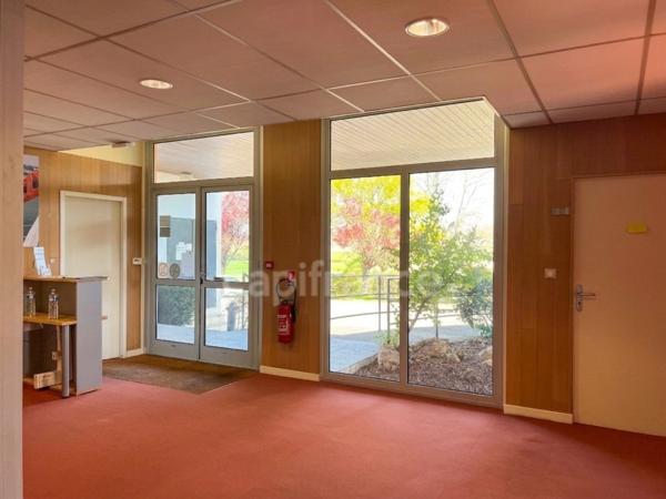 Site industriel et logistique de 7 160 m² sur 5,1 ha - Accès N10 - Chevanceaux (17)