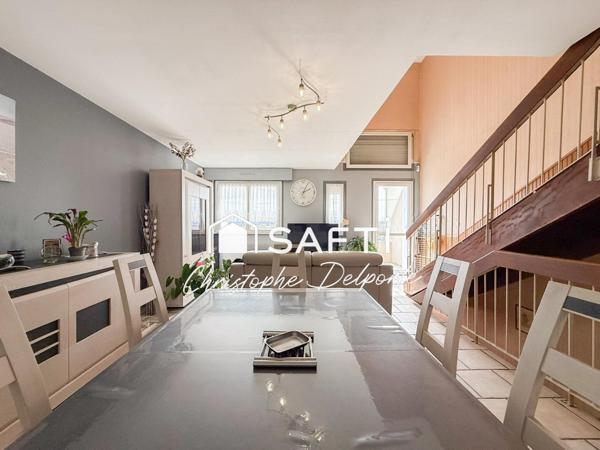 Maison avec terrasse et balcon et garage double