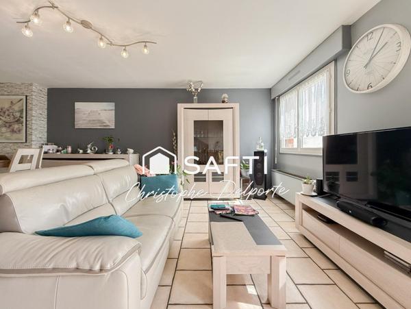 Maison avec terrasse et balcon et garage double