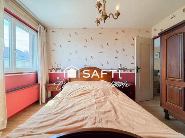 Maison avec terrasse et balcon et garage double