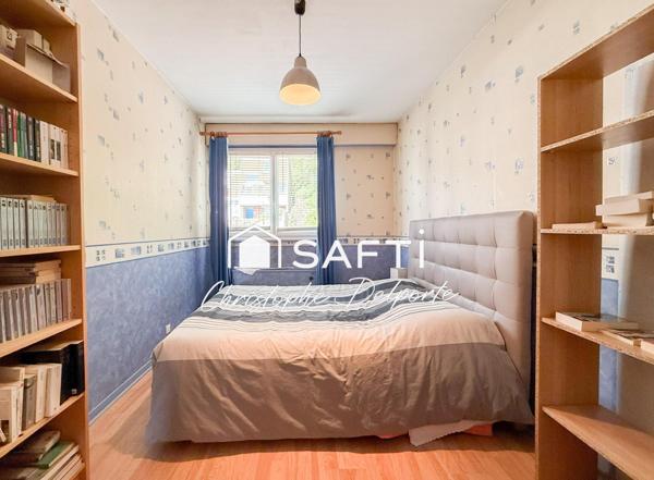 Maison avec terrasse et balcon et garage double