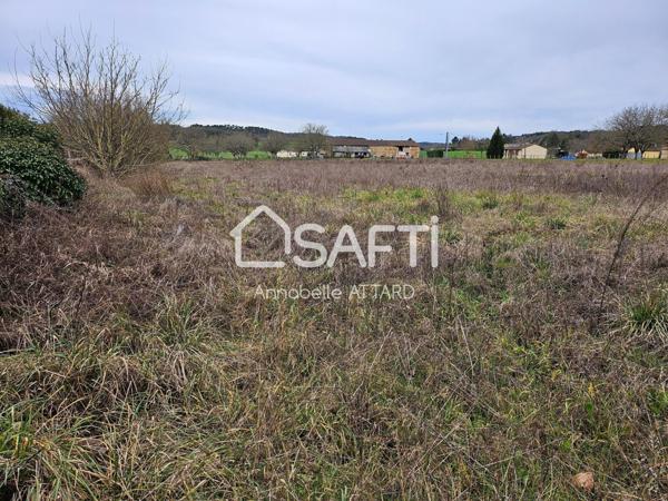 Terrain plat constructible de 2656 m2