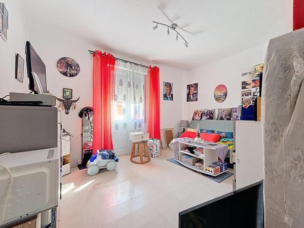 Immeuble de rapport loué – 3 appartements T3 – Lamalou-les-Bains (34240) Superficie totale : 195 m² | Rentabilité brute : env. 10 % | Prix : 175 000 €