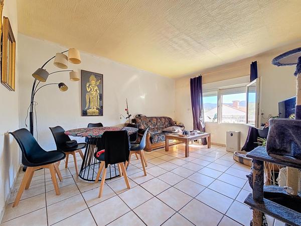 Immeuble de rapport loué – 3 appartements T3 – Lamalou-les-Bains (34240) Superficie totale : 195 m² | Rentabilité brute : env. 10 % | Prix : 175 000 €