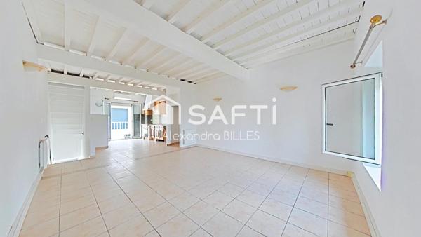 Maison de village 69 m² habitables + garage :33 m²