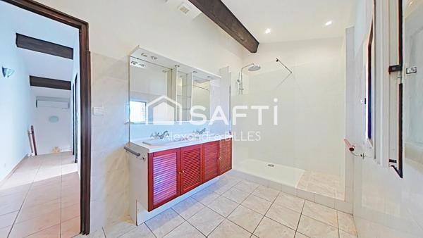 Maison de village 69 m² habitables + garage :33 m²