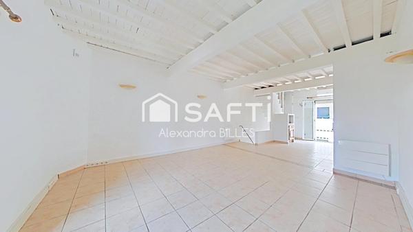 Maison de village 69 m² habitables + garage :33 m²