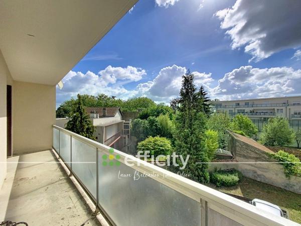 Appartement
         4 pièces
        - 101 m² 531 000 € *