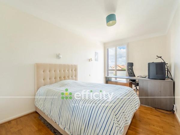 Appartement
         4 pièces
        - 101 m² 531 000 € *