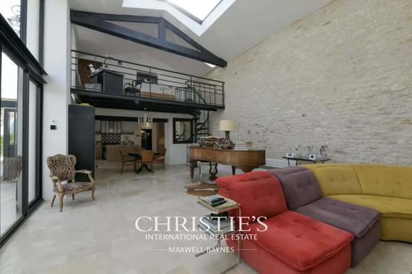 Longère rénovée avec piscine intérieure à proximité de La Rochelle – L’HOUMEAU