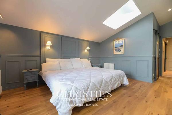 Longère rénovée avec piscine intérieure à proximité de La Rochelle – L’HOUMEAU