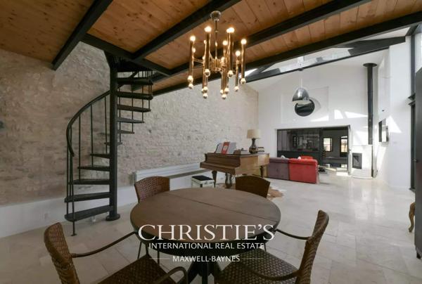 Longère rénovée avec piscine intérieure à proximité de La Rochelle – L’HOUMEAU