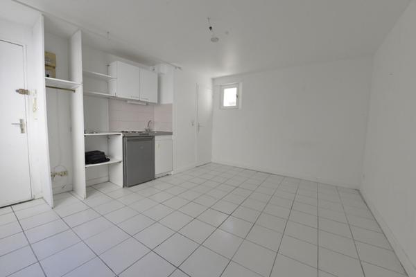 49100 ANGERS STUDIO - HYPER CENTRE VILLE - CLASSSE D