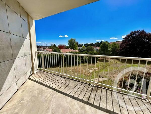 Appartement F3 Bis à vendre  4 pièces - 98,20 m 2   LA ROCHE SUR YON  - 85