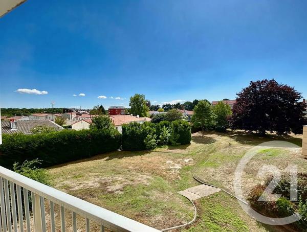 Appartement F3 Bis à vendre  4 pièces - 98,20 m 2   LA ROCHE SUR YON  - 85