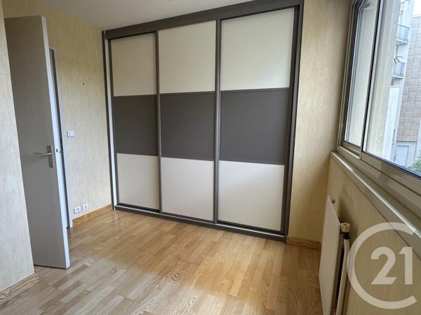 Appartement F3 Bis à vendre  4 pièces - 98,20 m 2   LA ROCHE SUR YON  - 85