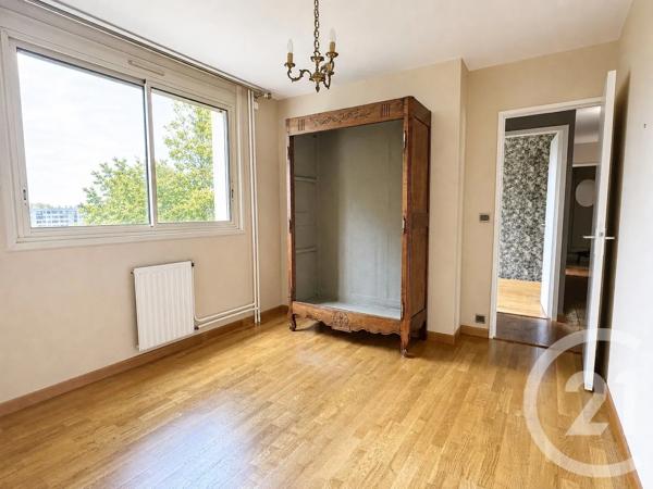 Appartement F3 Bis à vendre  4 pièces - 98,20 m 2   LA ROCHE SUR YON  - 85