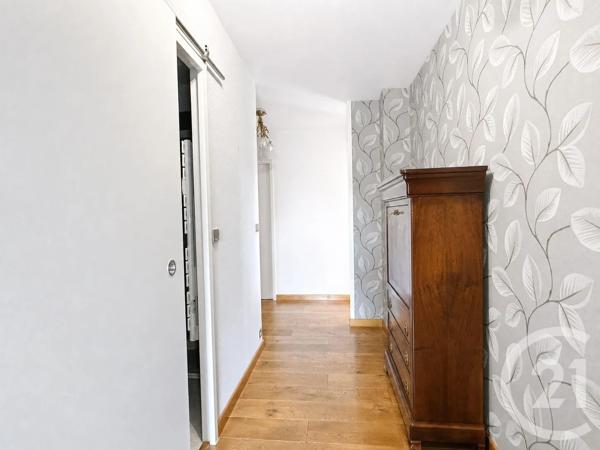 Appartement F3 Bis à vendre  4 pièces - 98,20 m 2   LA ROCHE SUR YON  - 85