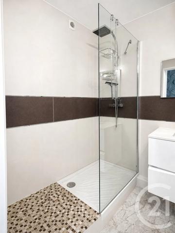 Appartement F3 Bis à vendre  4 pièces - 98,20 m 2   LA ROCHE SUR YON  - 85