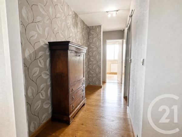 Appartement F3 Bis à vendre  4 pièces - 98,20 m 2   LA ROCHE SUR YON  - 85