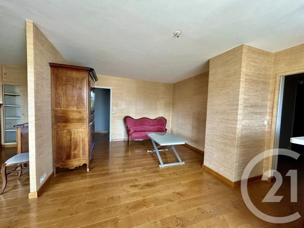 Appartement F3 Bis à vendre  4 pièces - 98,20 m 2   LA ROCHE SUR YON  - 85