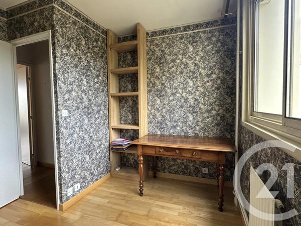 Appartement F3 Bis à vendre  4 pièces - 98,20 m 2   LA ROCHE SUR YON  - 85