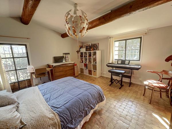 Mas de charme à Mouriès, 180 m² avec vue sur les Alpilles et 6 hectares d'oliviers cultivés en bio