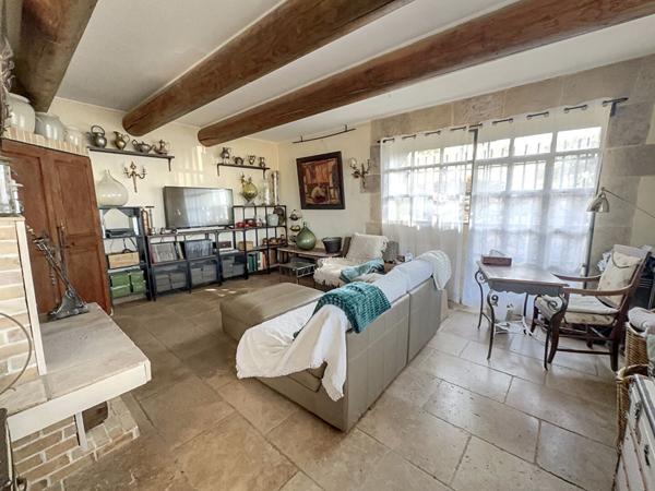 Mas de charme à Mouriès, 180 m² avec vue sur les Alpilles et 6 hectares d'oliviers cultivés en bio