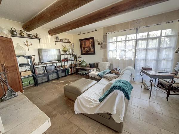 Mas de charme à Mouriès, 180 m² avec vue sur les Alpilles et 6 hectares d'oliviers cultivés en bio