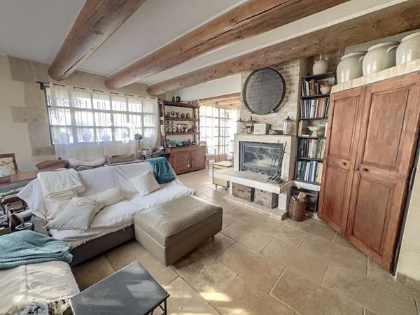 Mas de charme à Mouriès, 180 m² avec vue sur les Alpilles et 6 hectares d'oliviers cultivés en bio