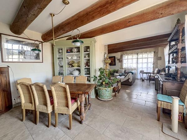 Mas de charme à Mouriès, 180 m² avec vue sur les Alpilles et 6 hectares d'oliviers cultivés en bio